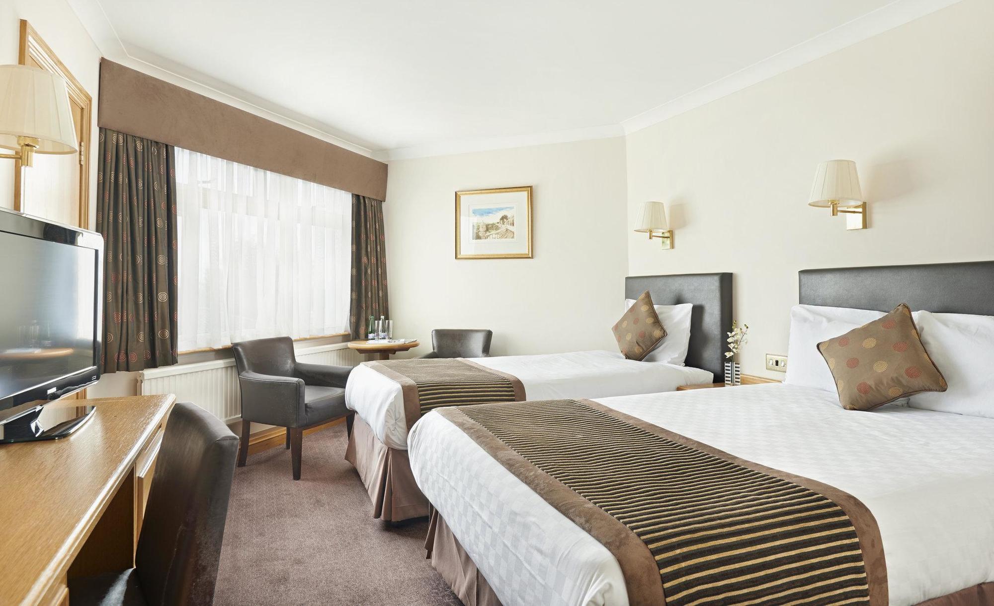 Leonardo Hotel Cheltenham Esterno foto