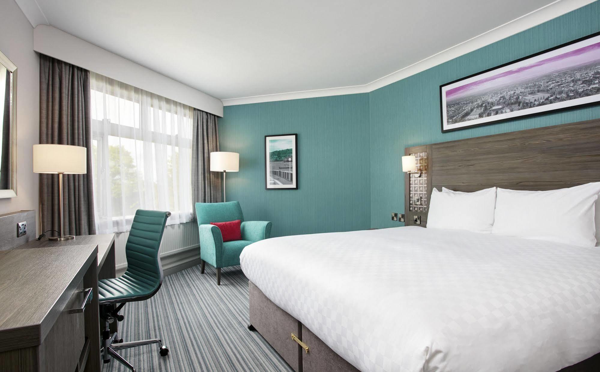 Leonardo Hotel Cheltenham Esterno foto